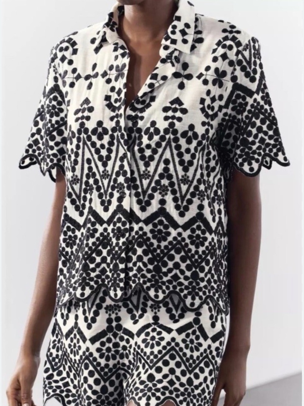 Zara Black & White Embroidered Short-Sleeve Button Front Top